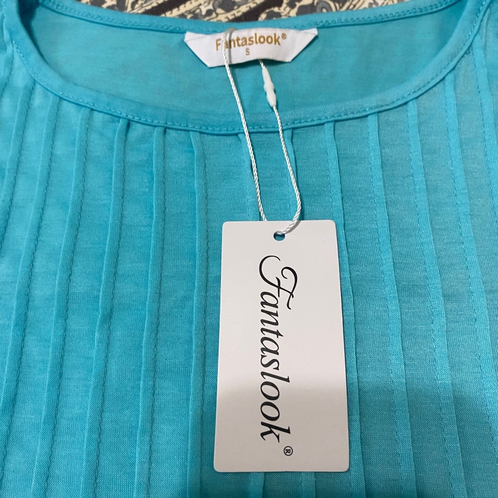 Turquoise Pleated front top - Picture 3 of 6